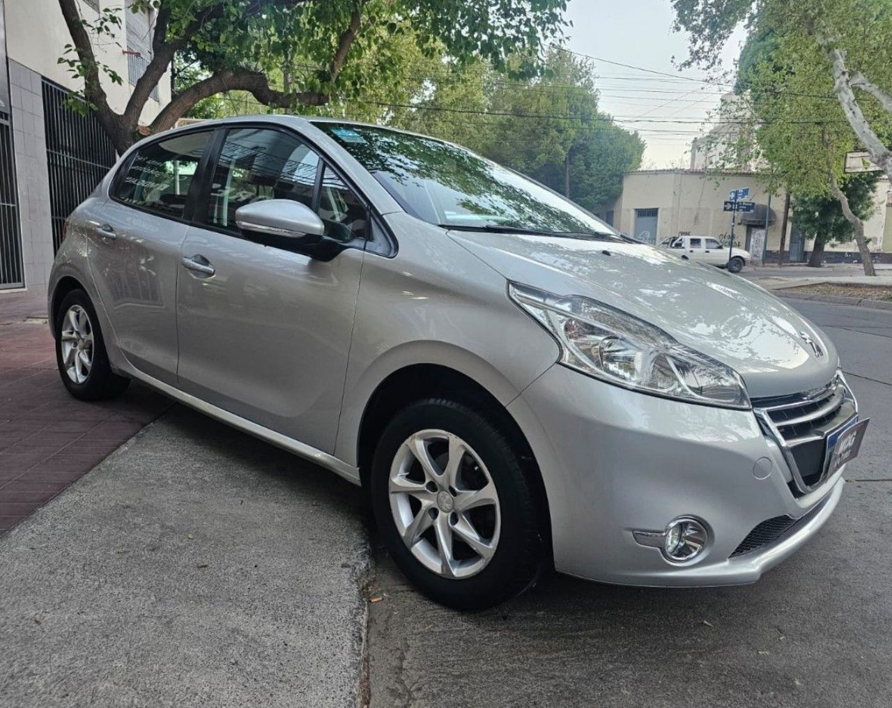 Peugeot 208 Usado Financiado en Mendoza, deRuedas