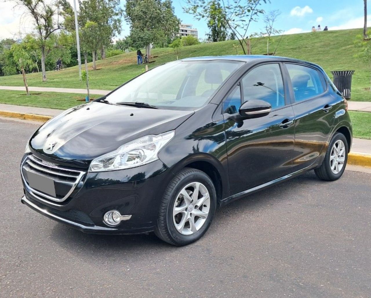 Peugeot 208 Usado Financiado en Mendoza, deRuedas