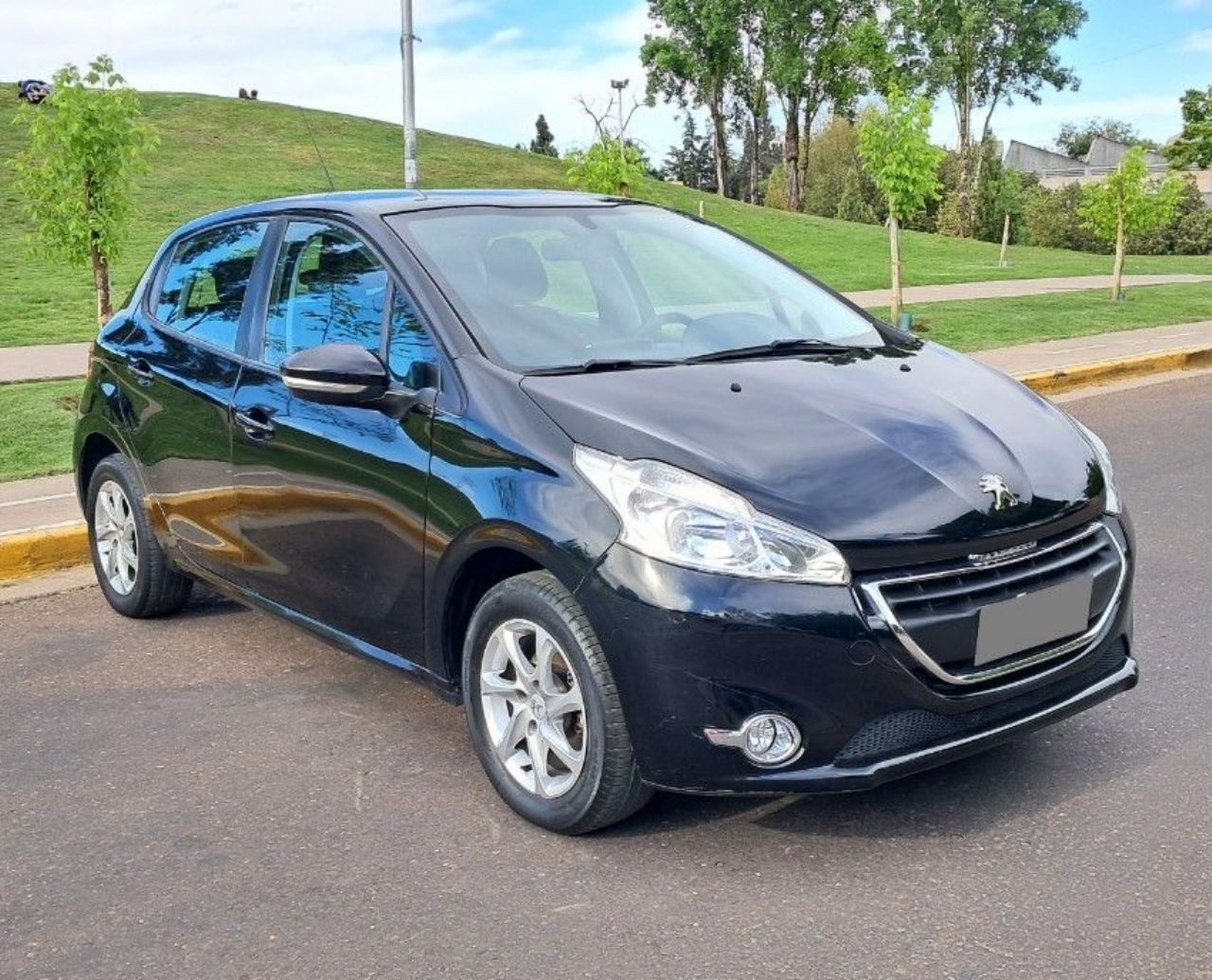Peugeot 208 Usado Financiado en Mendoza, deRuedas