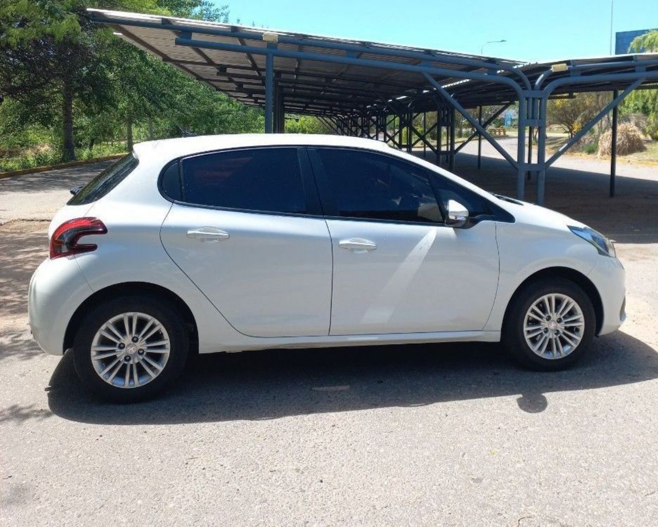 Peugeot 208 Usado en San Luis, deRuedas