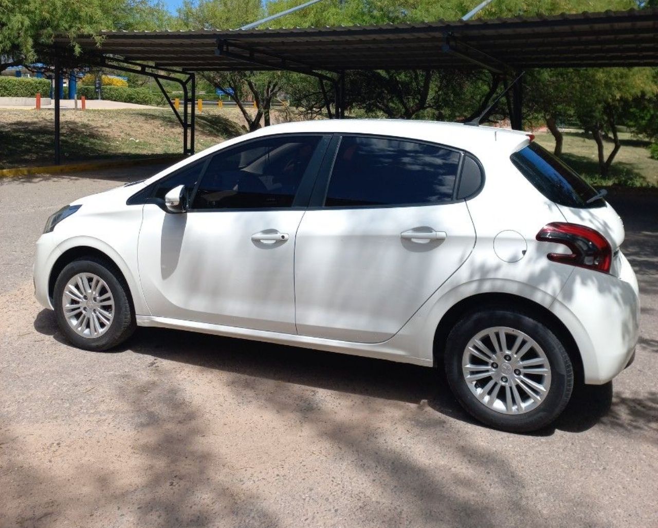 Peugeot 208 Usado en San Luis, deRuedas