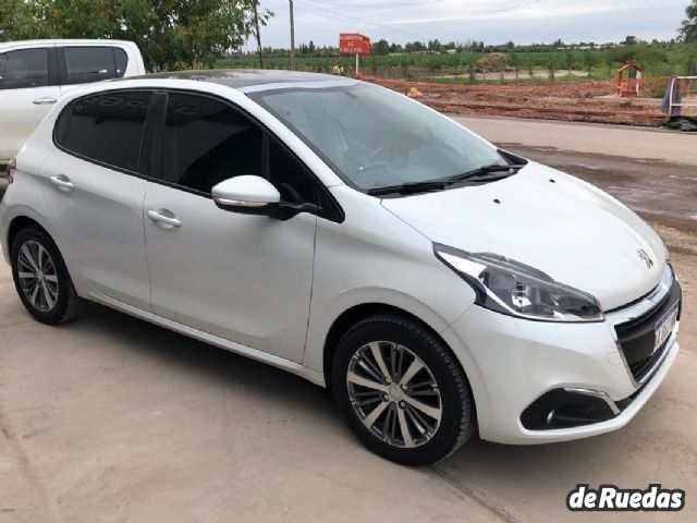 Peugeot 208 Usado en Mendoza, deRuedas