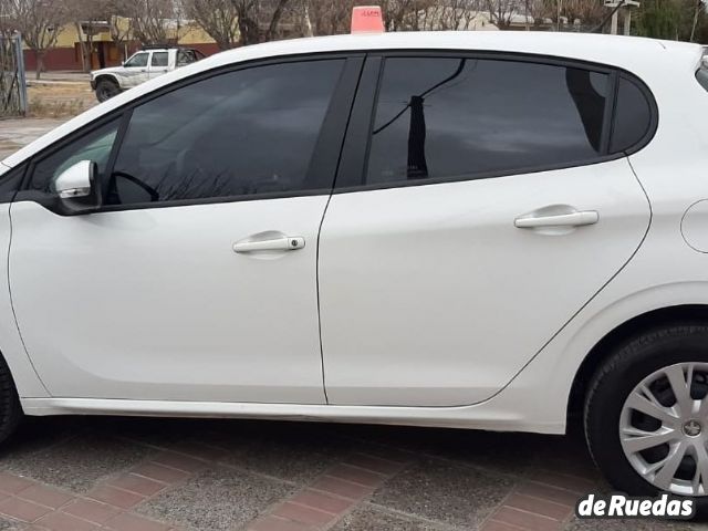 Peugeot 208 Usado en Mendoza, deRuedas