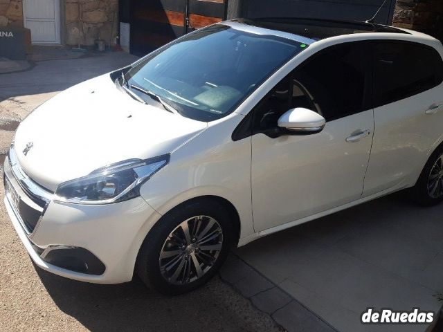 Peugeot 208 Usado en Mendoza, deRuedas