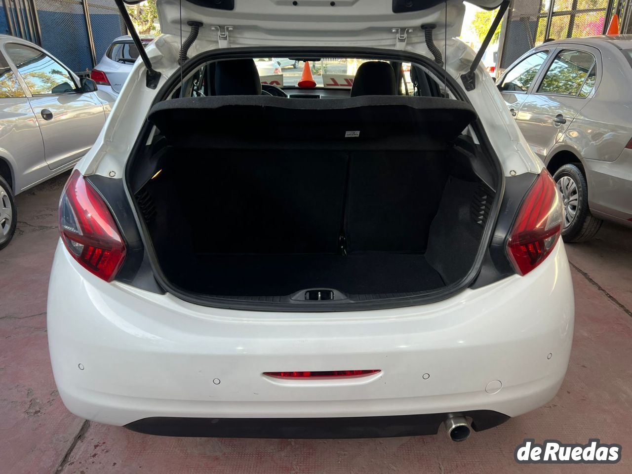 Peugeot 208 Usado en Mendoza, deRuedas