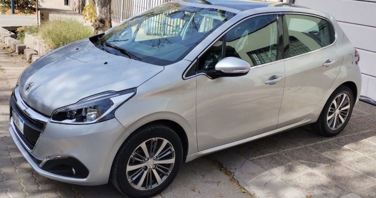 Peugeot 208 Usado en Mendoza, deRuedas