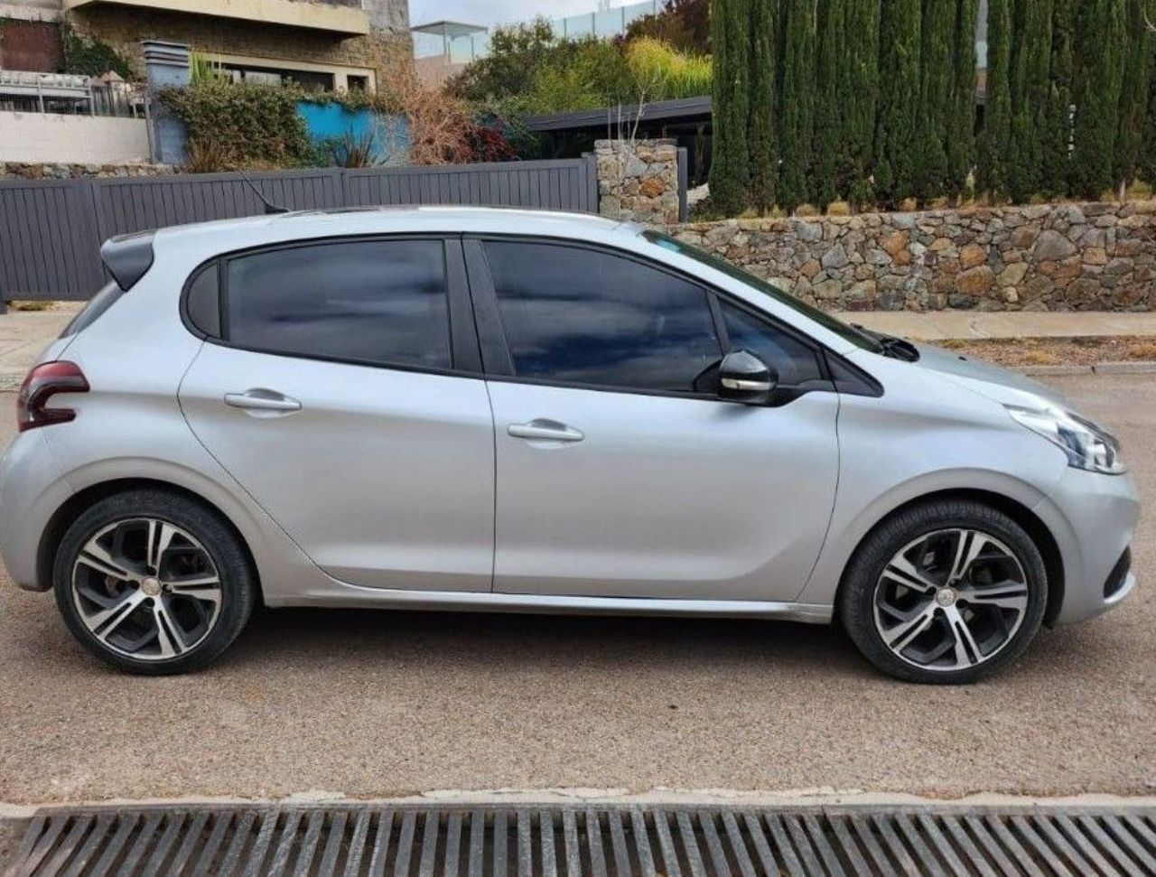 Peugeot 208 Usado en Mendoza, deRuedas