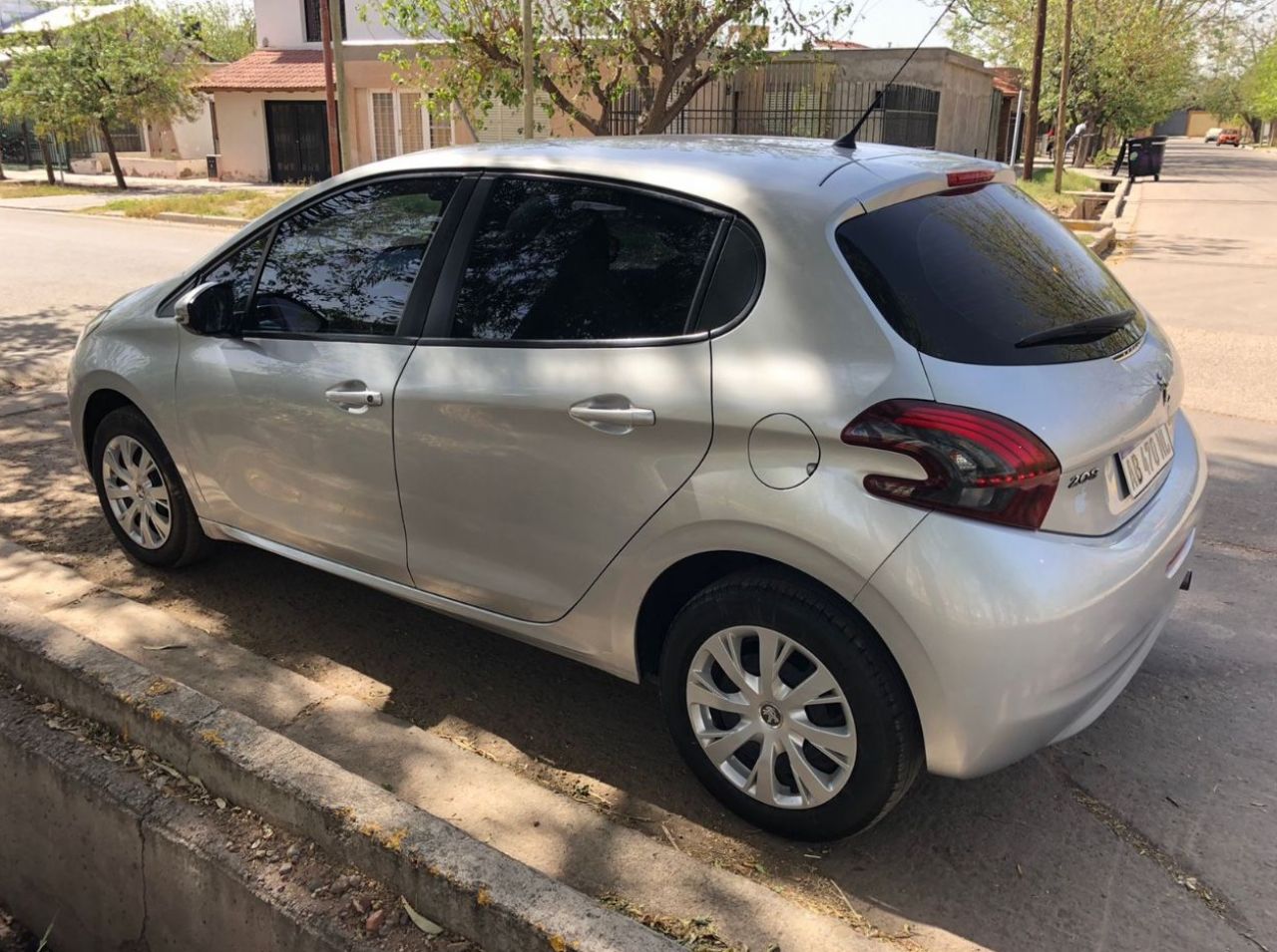 Peugeot 208 Usado en Mendoza, deRuedas