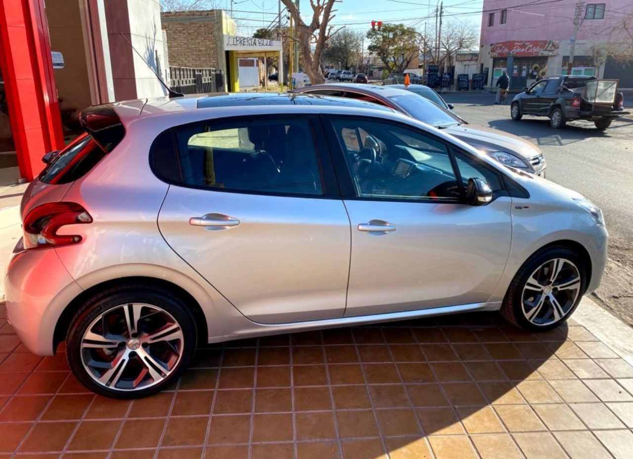 Peugeot 208 Usado en San Juan, deRuedas