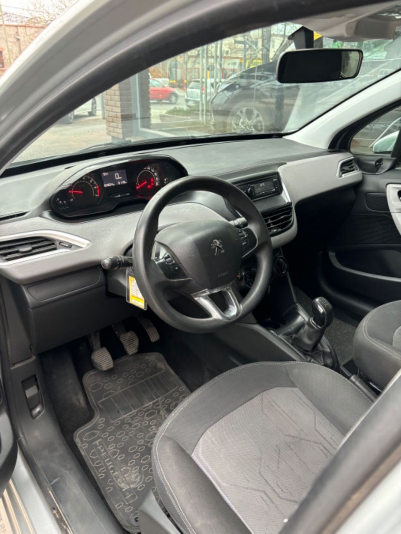 Peugeot 208 Usado Financiado en Mendoza, deRuedas