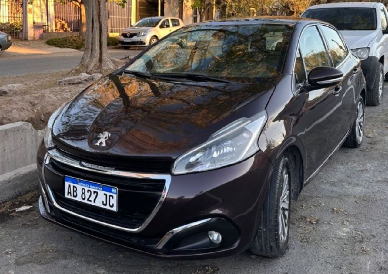 Peugeot 208 Usado en Mendoza, deRuedas