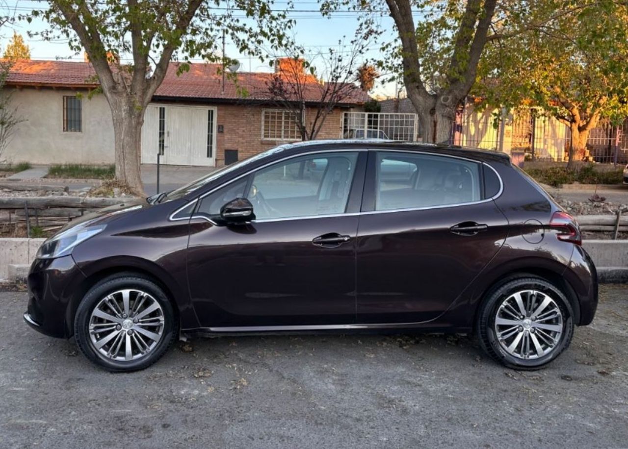 Peugeot 208 Usado en Mendoza, deRuedas