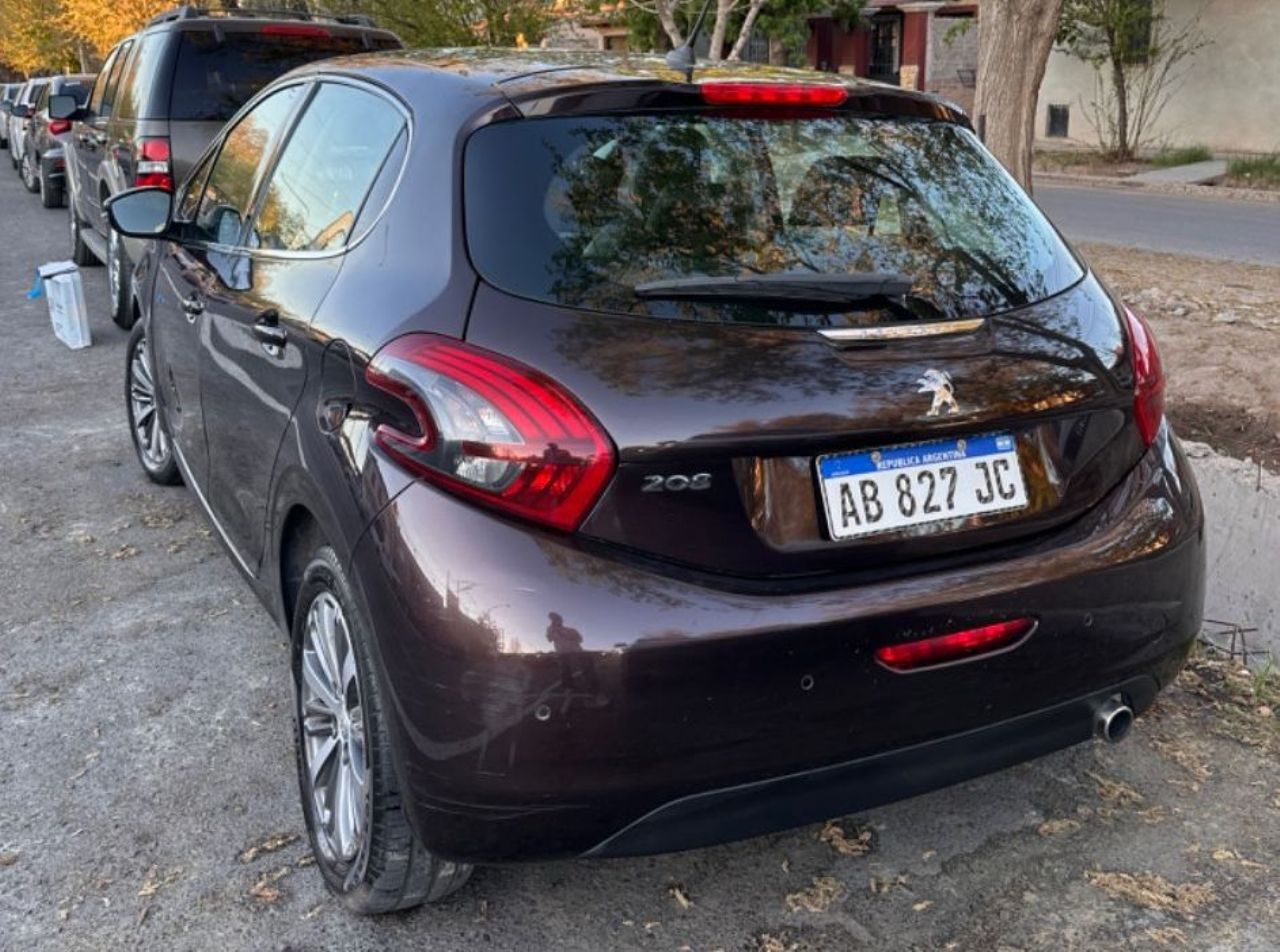 Peugeot 208 Usado en Mendoza, deRuedas
