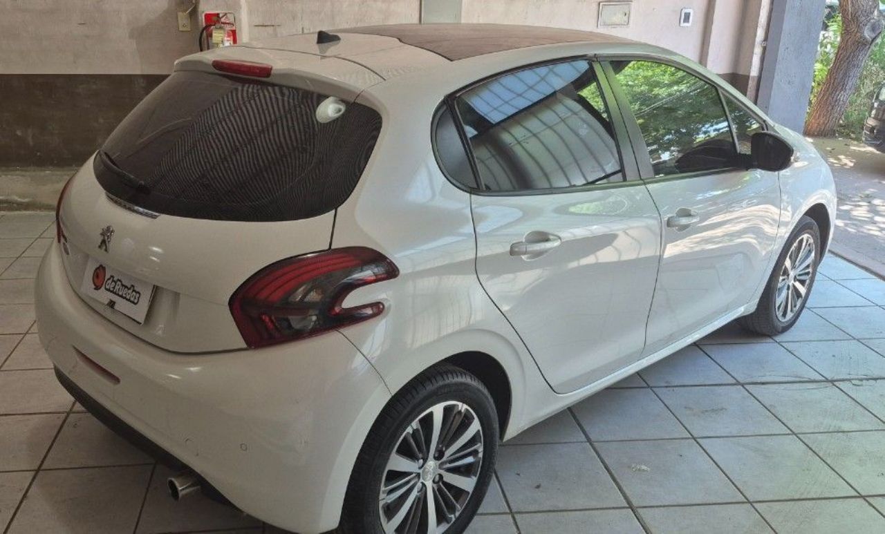 Peugeot 208 Usado Financiado en Mendoza, deRuedas