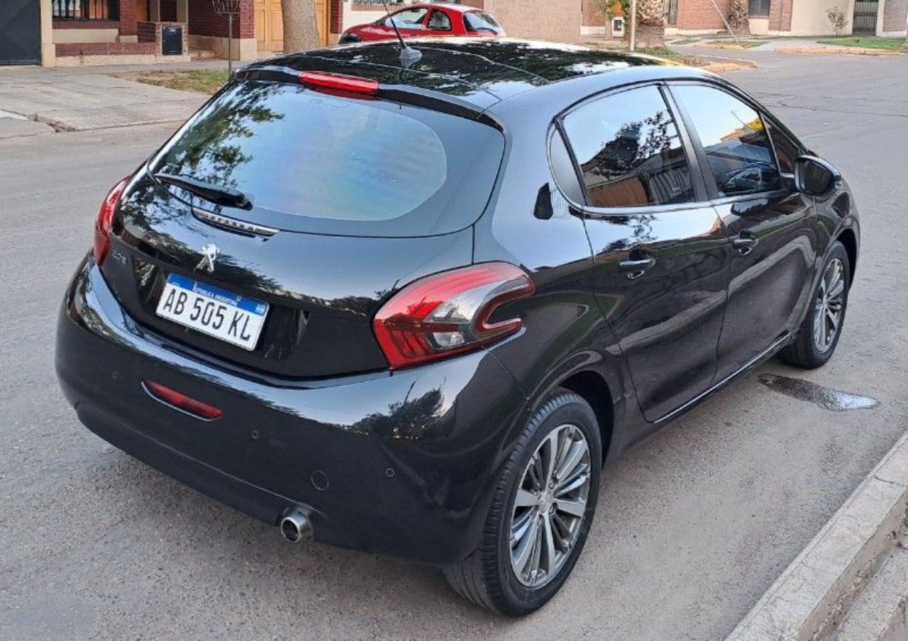 Peugeot 208 Usado en Mendoza, deRuedas