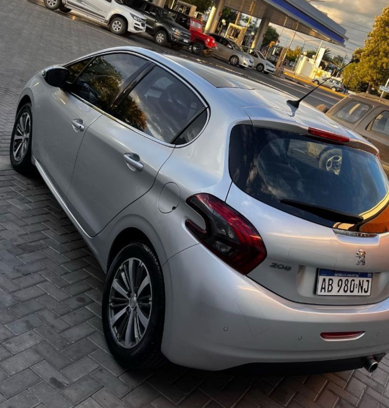 Peugeot 208 Usado en Mendoza, deRuedas