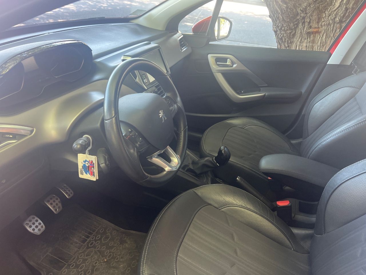 Peugeot 208 Usado Financiado en Mendoza, deRuedas