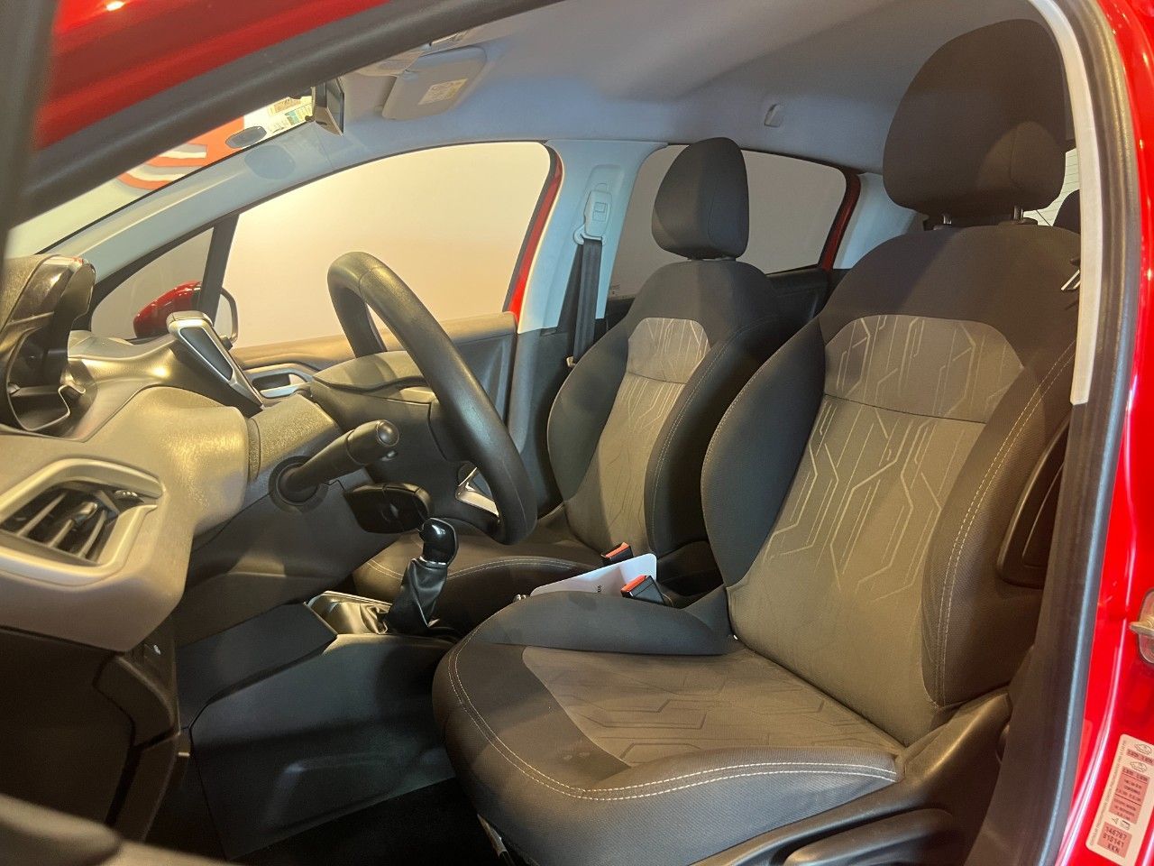 Peugeot 208 Usado Financiado en Córdoba, deRuedas