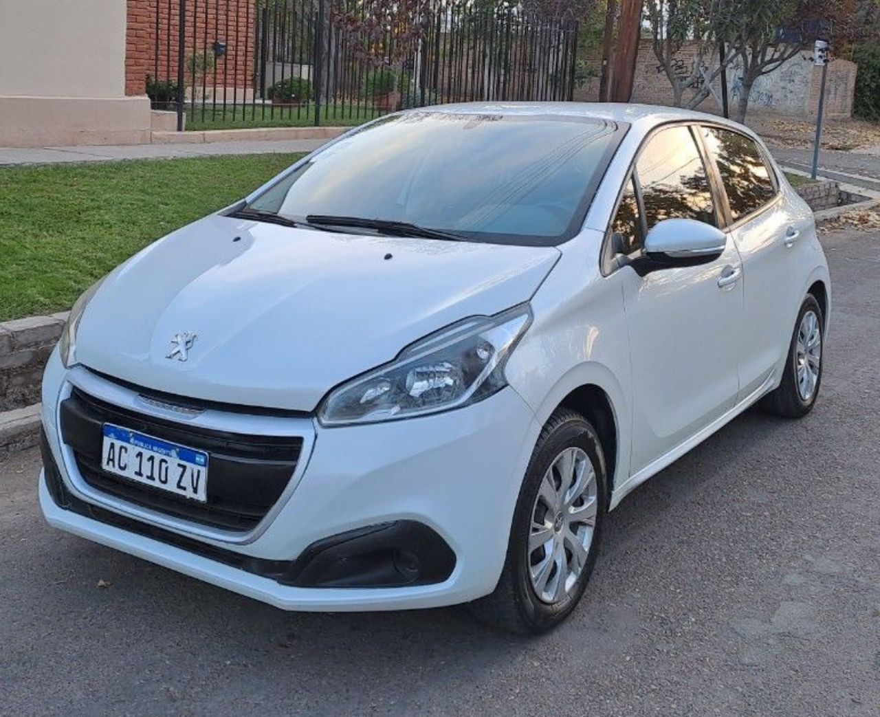 Peugeot 208 Usado en Mendoza, deRuedas