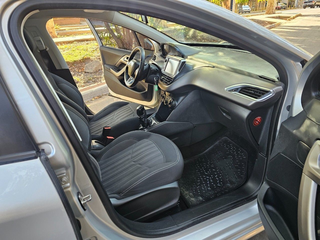 Peugeot 208 Usado en Mendoza, deRuedas