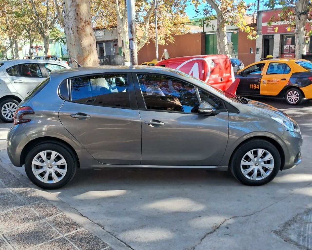 Peugeot 208 Usado Financiado en Mendoza, deRuedas