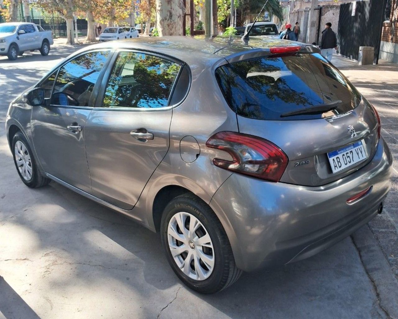 Peugeot 208 Usado Financiado en Mendoza, deRuedas