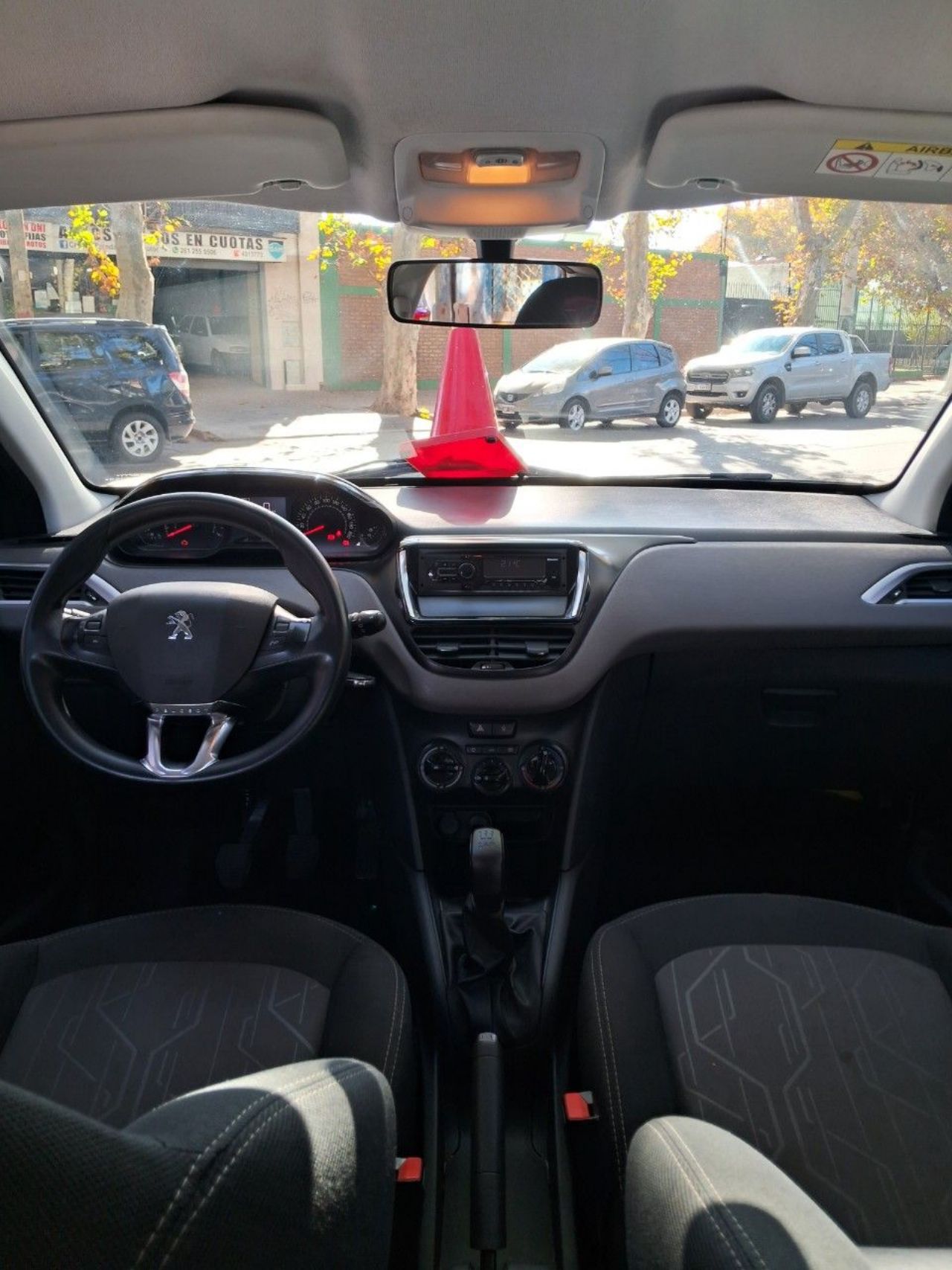Peugeot 208 Usado Financiado en Mendoza, deRuedas