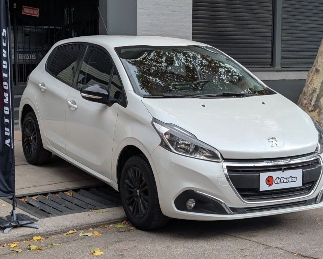 Peugeot 208 Usado Financiado en Mendoza, deRuedas