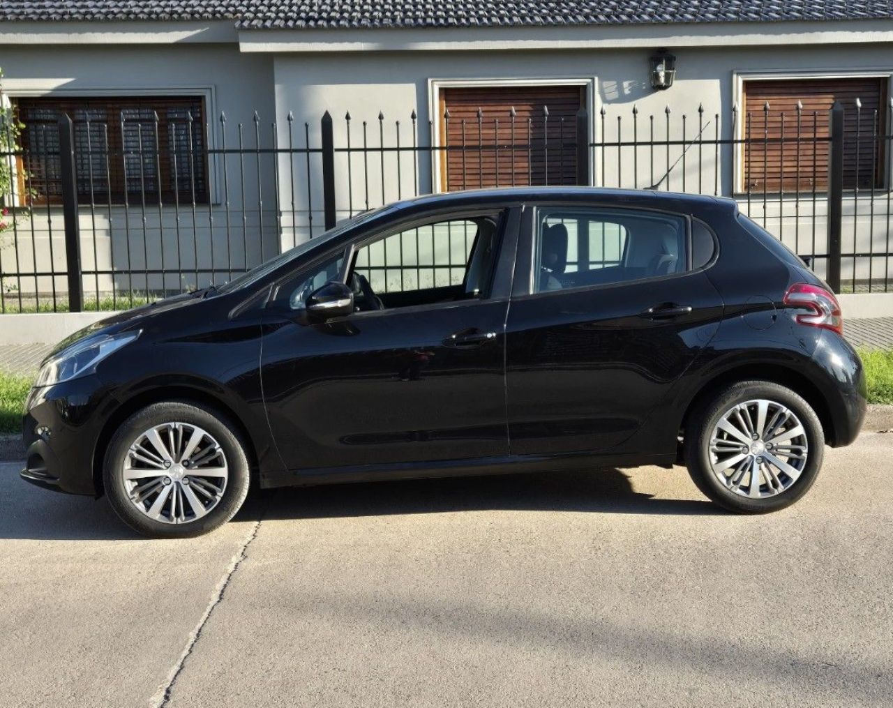 Peugeot 208 Usado Financiado en Córdoba, deRuedas