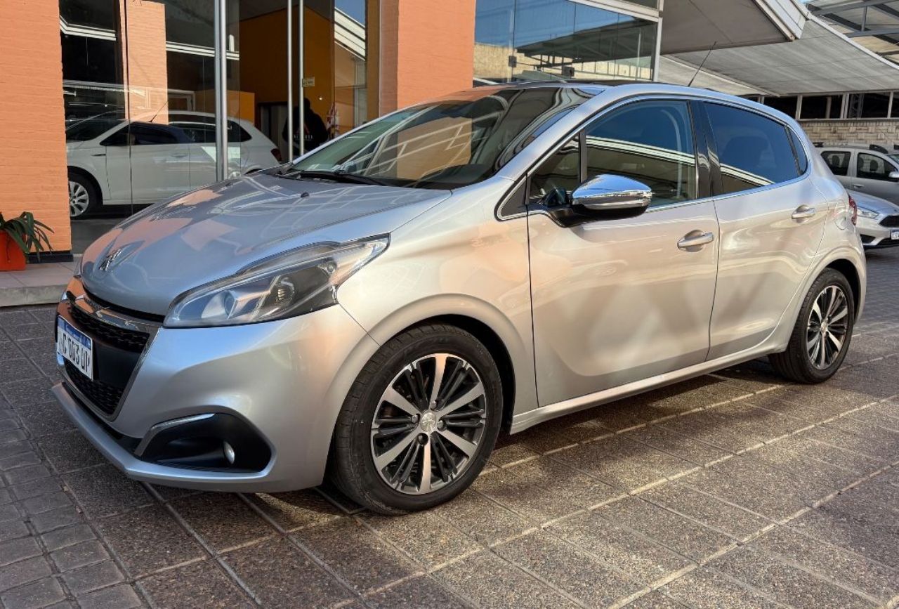 Peugeot 208 Usado Financiado en Mendoza, deRuedas