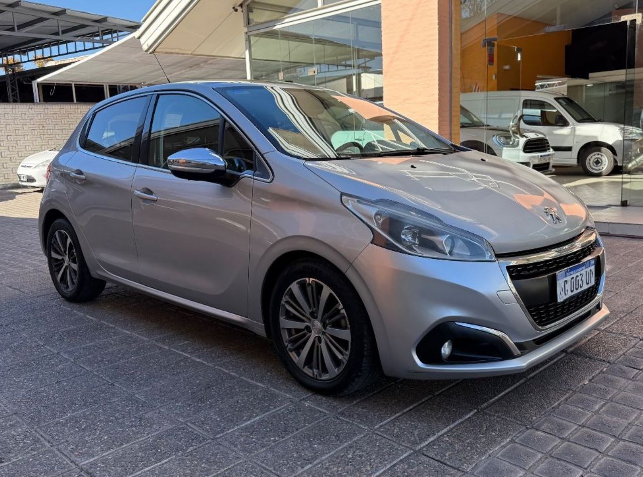 Peugeot 208 Usado Financiado en Mendoza, deRuedas