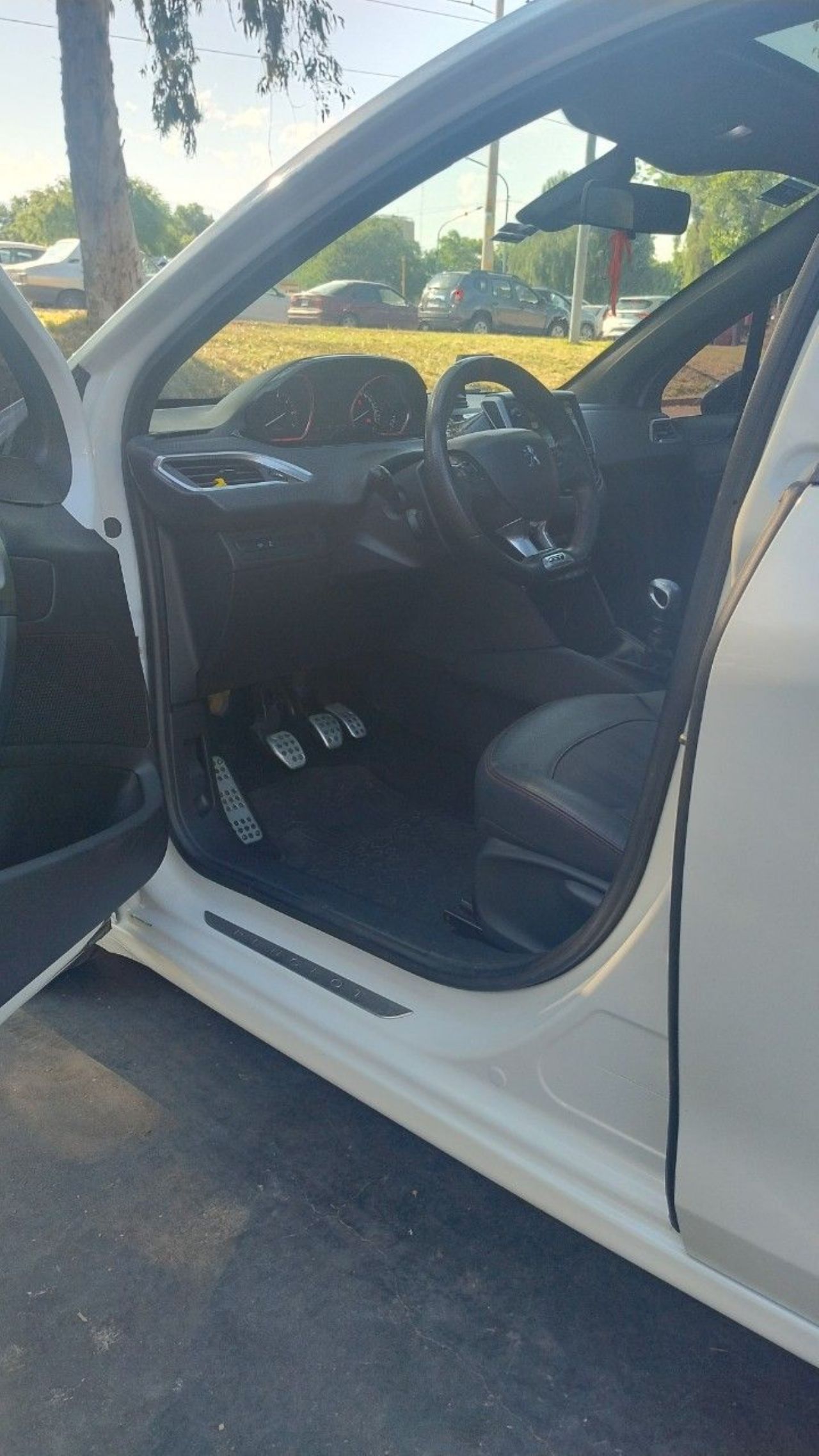 Peugeot 208 Usado en Mendoza, deRuedas