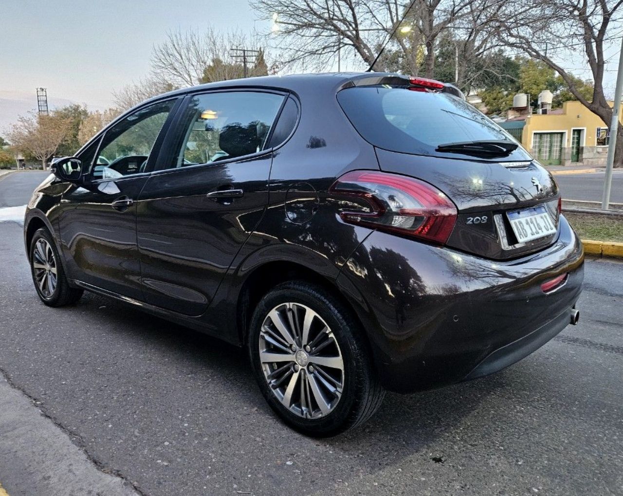 Peugeot 208 Usado Financiado en Mendoza, deRuedas