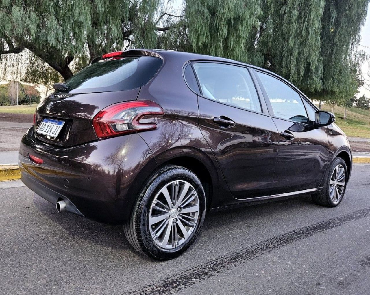 Peugeot 208 Usado Financiado en Mendoza, deRuedas