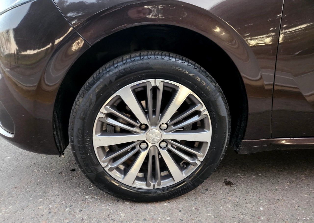 Peugeot 208 Usado Financiado en Mendoza, deRuedas