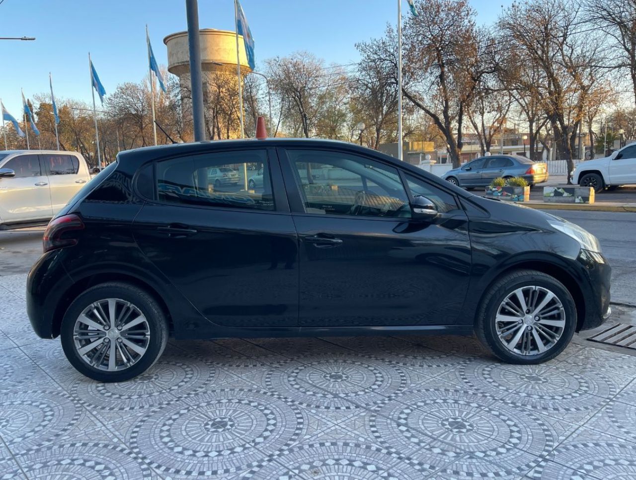 Peugeot 208 Usado Financiado en Mendoza, deRuedas