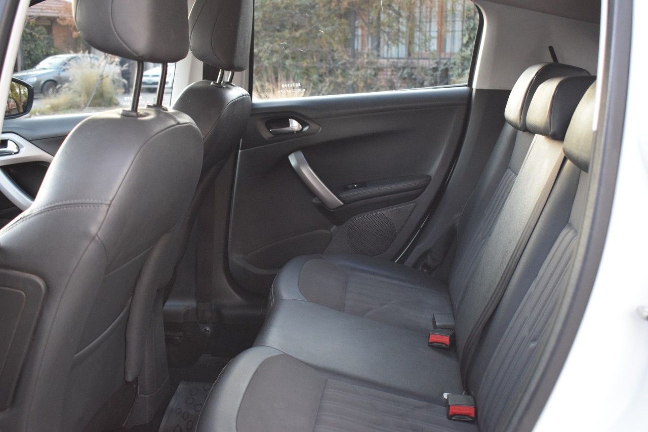 Peugeot 208 Usado en Mendoza, deRuedas