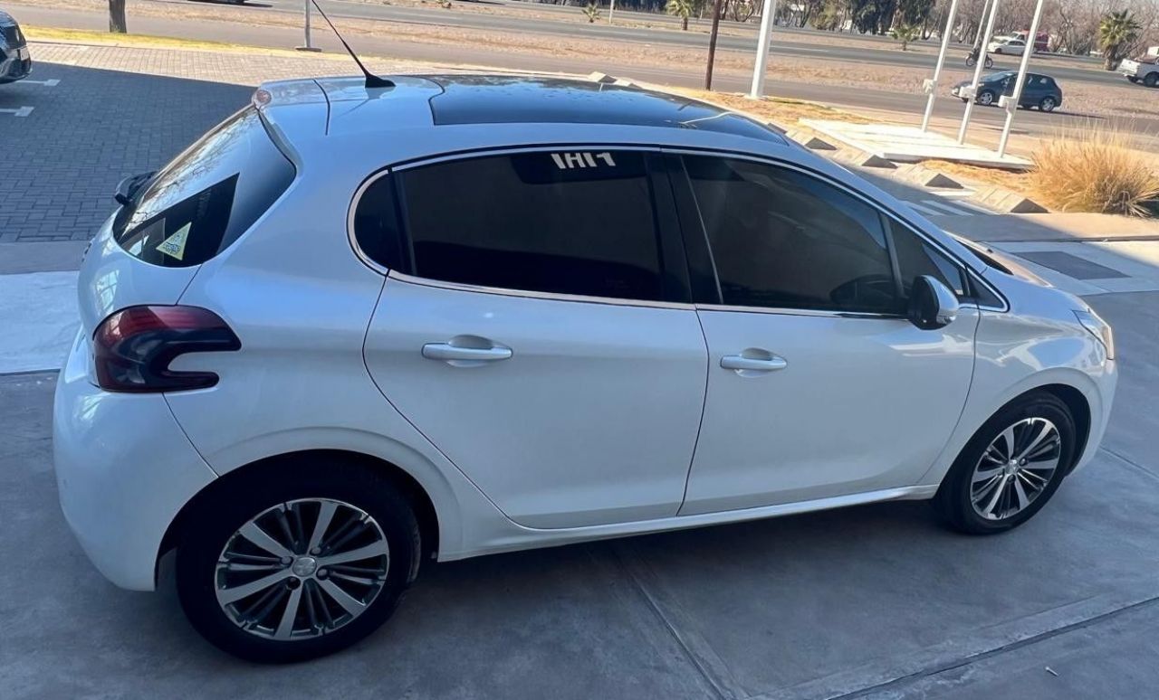 Peugeot 208 Usado en Mendoza, deRuedas