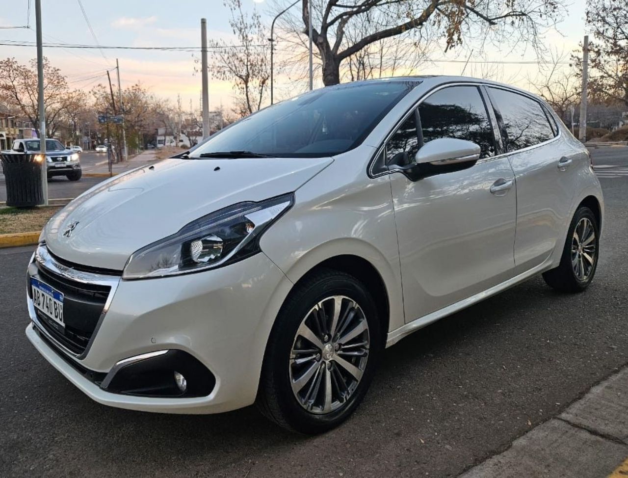 Peugeot 208 Usado Financiado en Mendoza, deRuedas