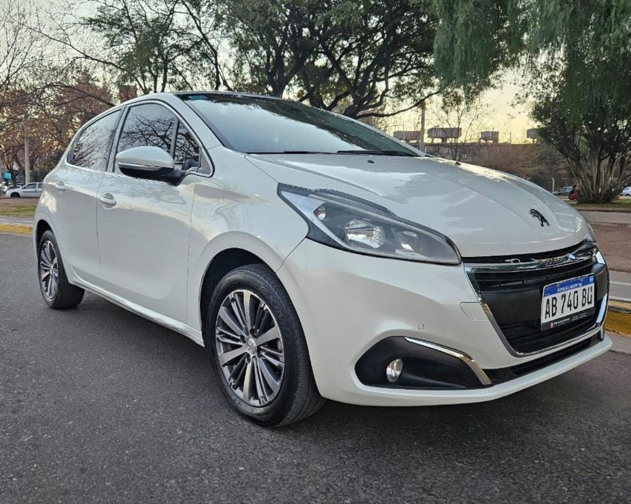 Peugeot 208 Usado Financiado en Mendoza, deRuedas