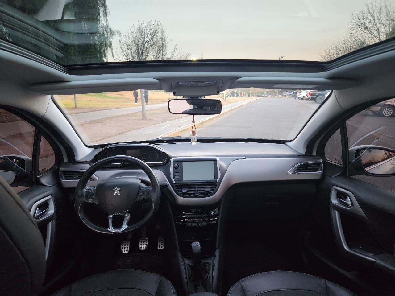 Peugeot 208 Usado Financiado en Mendoza, deRuedas