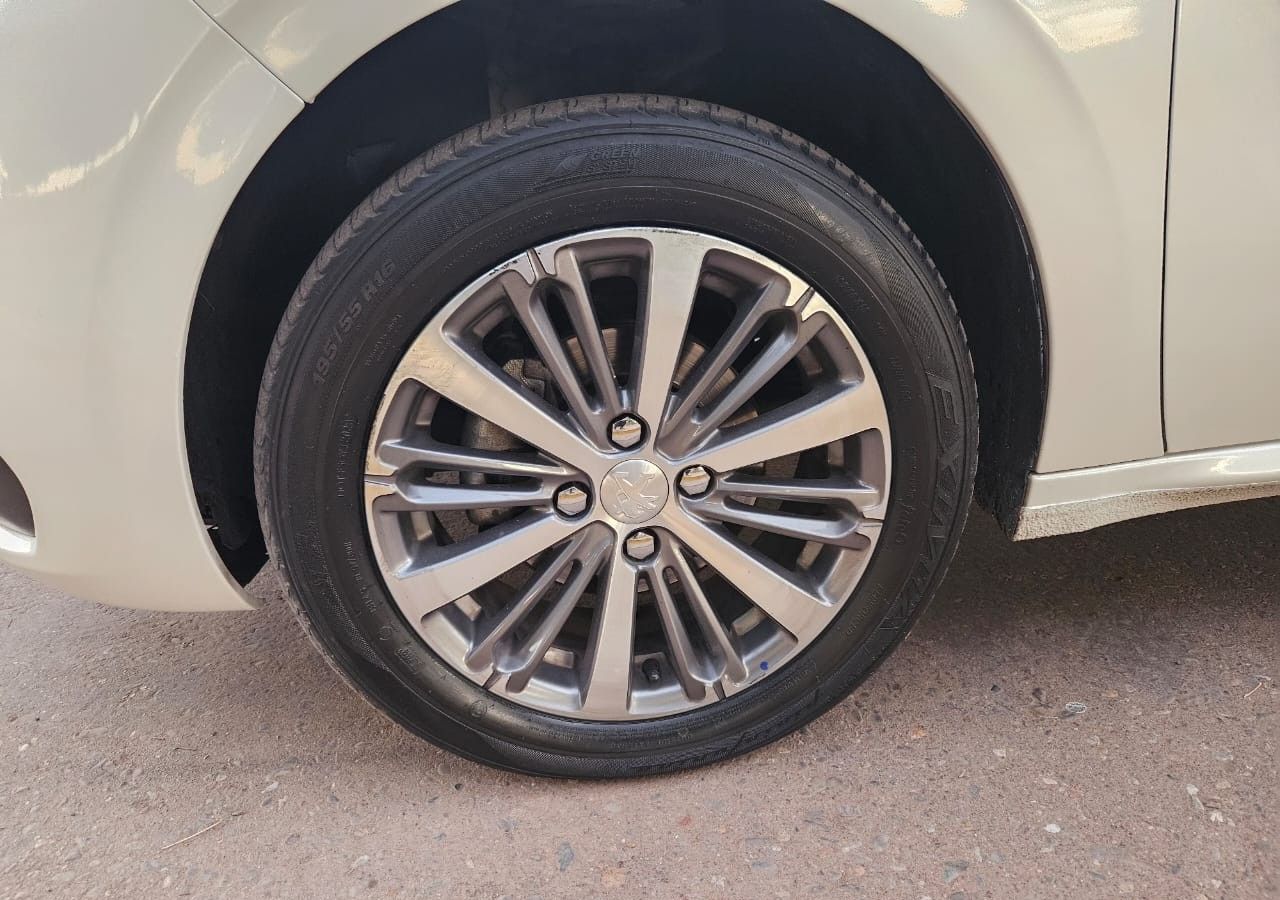 Peugeot 208 Usado Financiado en Mendoza, deRuedas