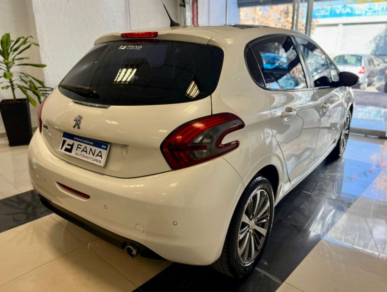 Peugeot 208 Usado Financiado en Mendoza, deRuedas