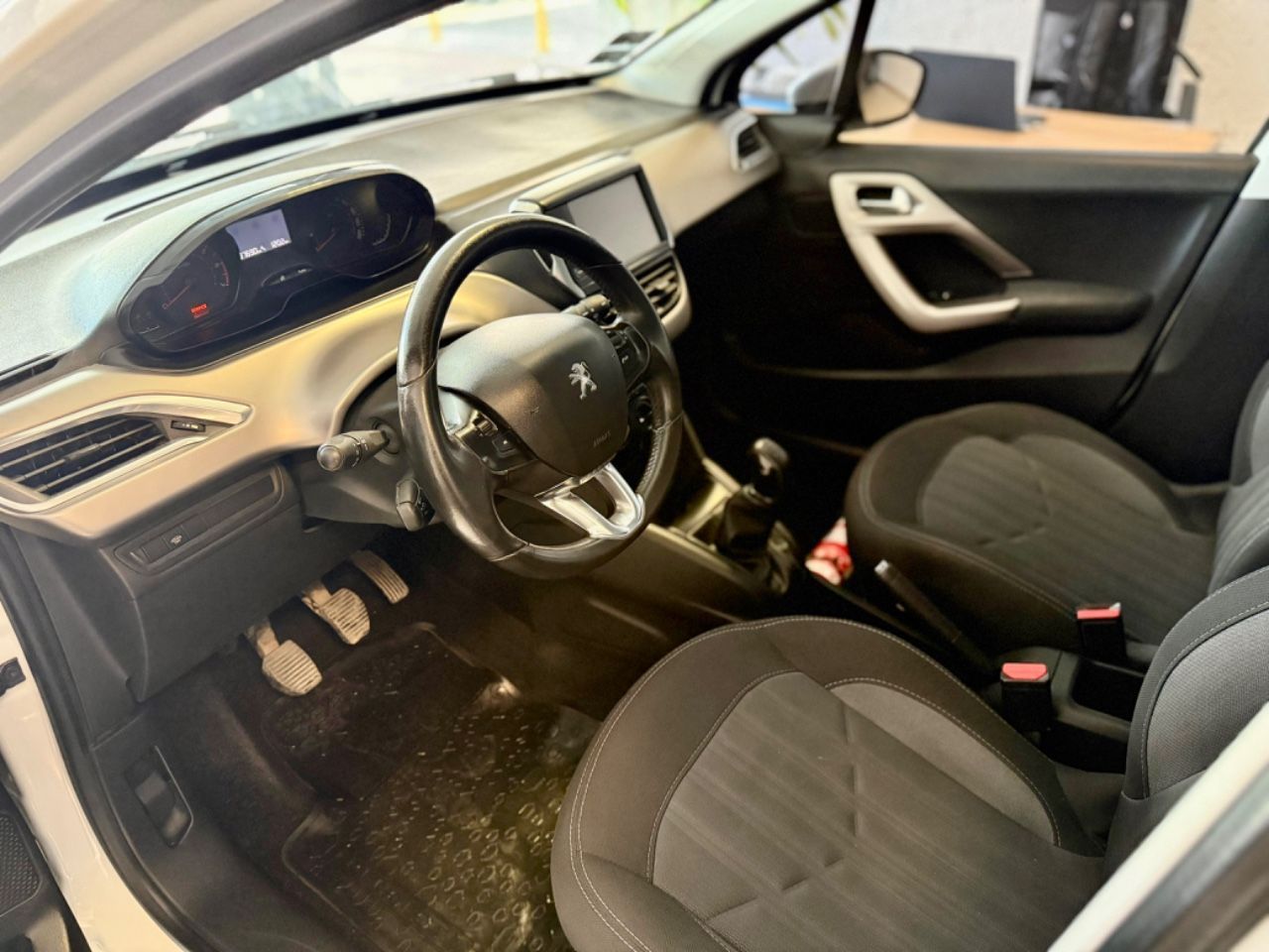 Peugeot 208 Usado Financiado en Mendoza, deRuedas