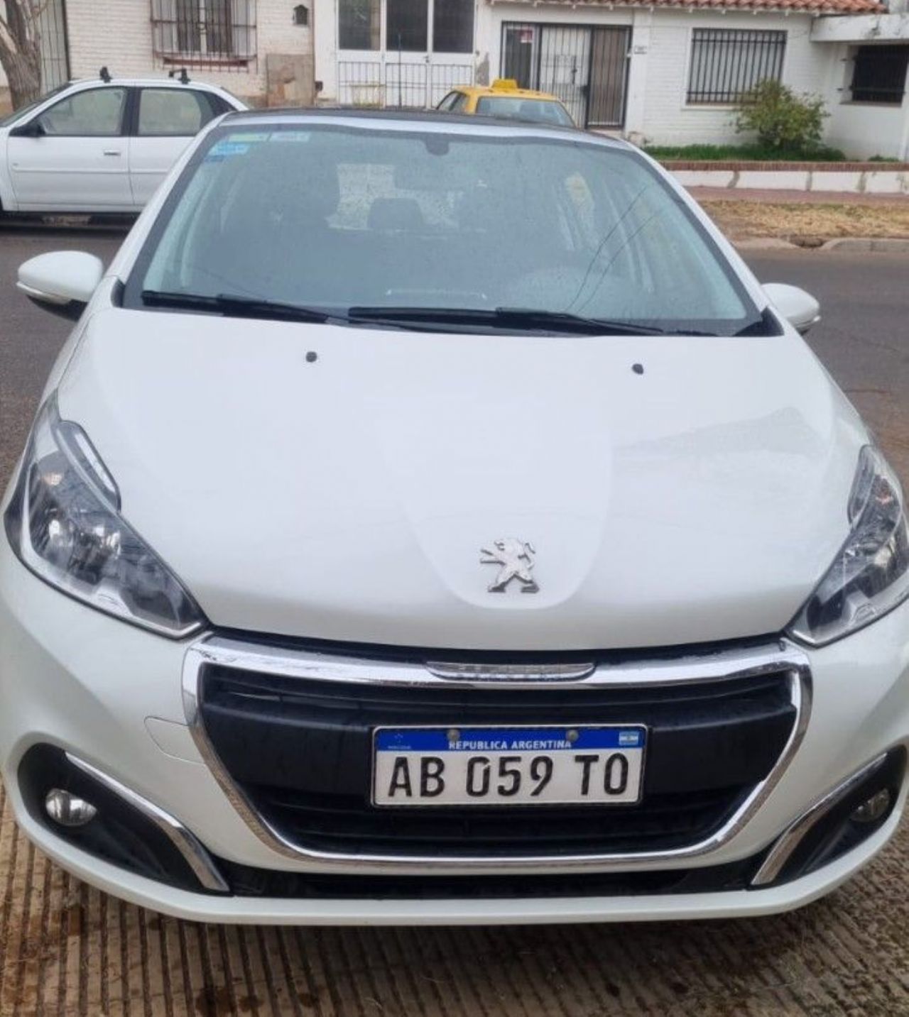 Peugeot 208 Usado en Mendoza, deRuedas