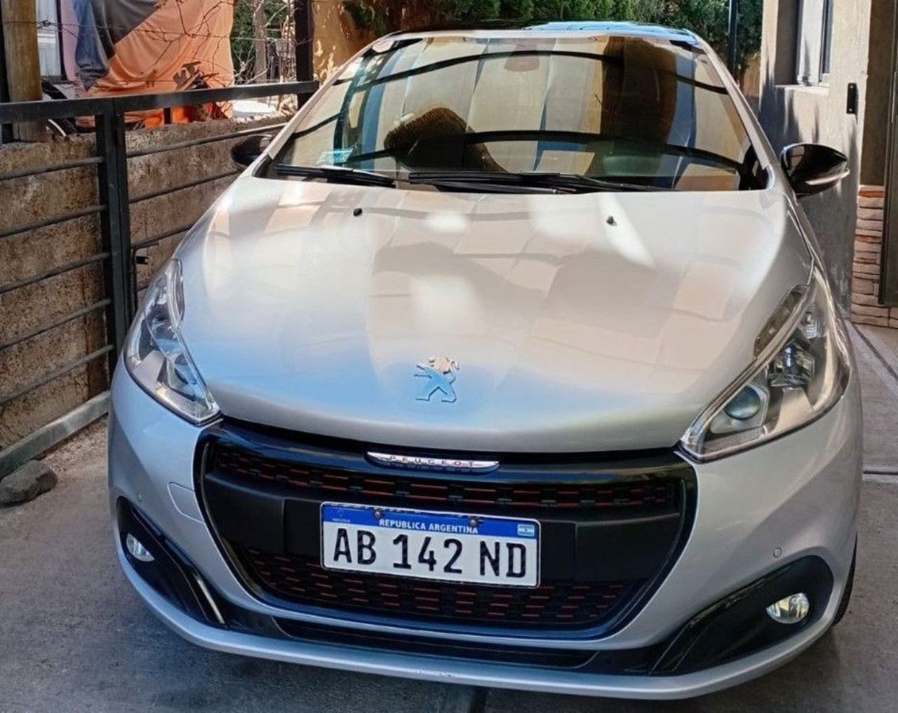 Peugeot 208 Usado en Mendoza, deRuedas
