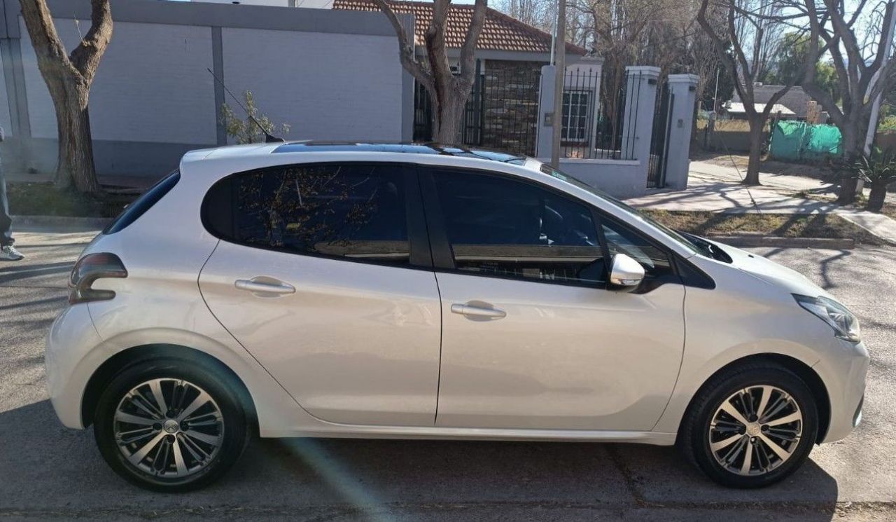 Peugeot 208 Usado en Mendoza, deRuedas