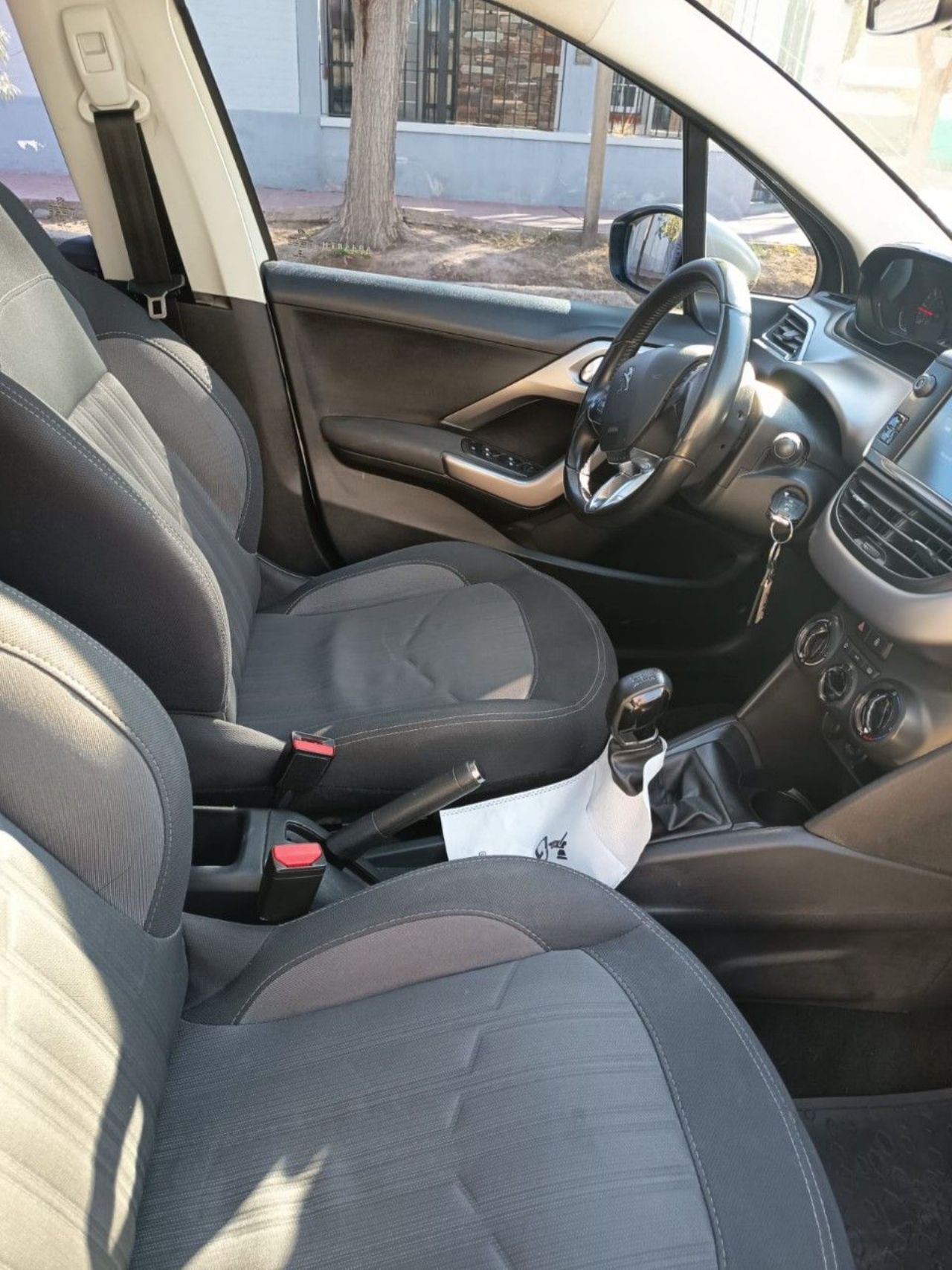Peugeot 208 Usado en Mendoza, deRuedas
