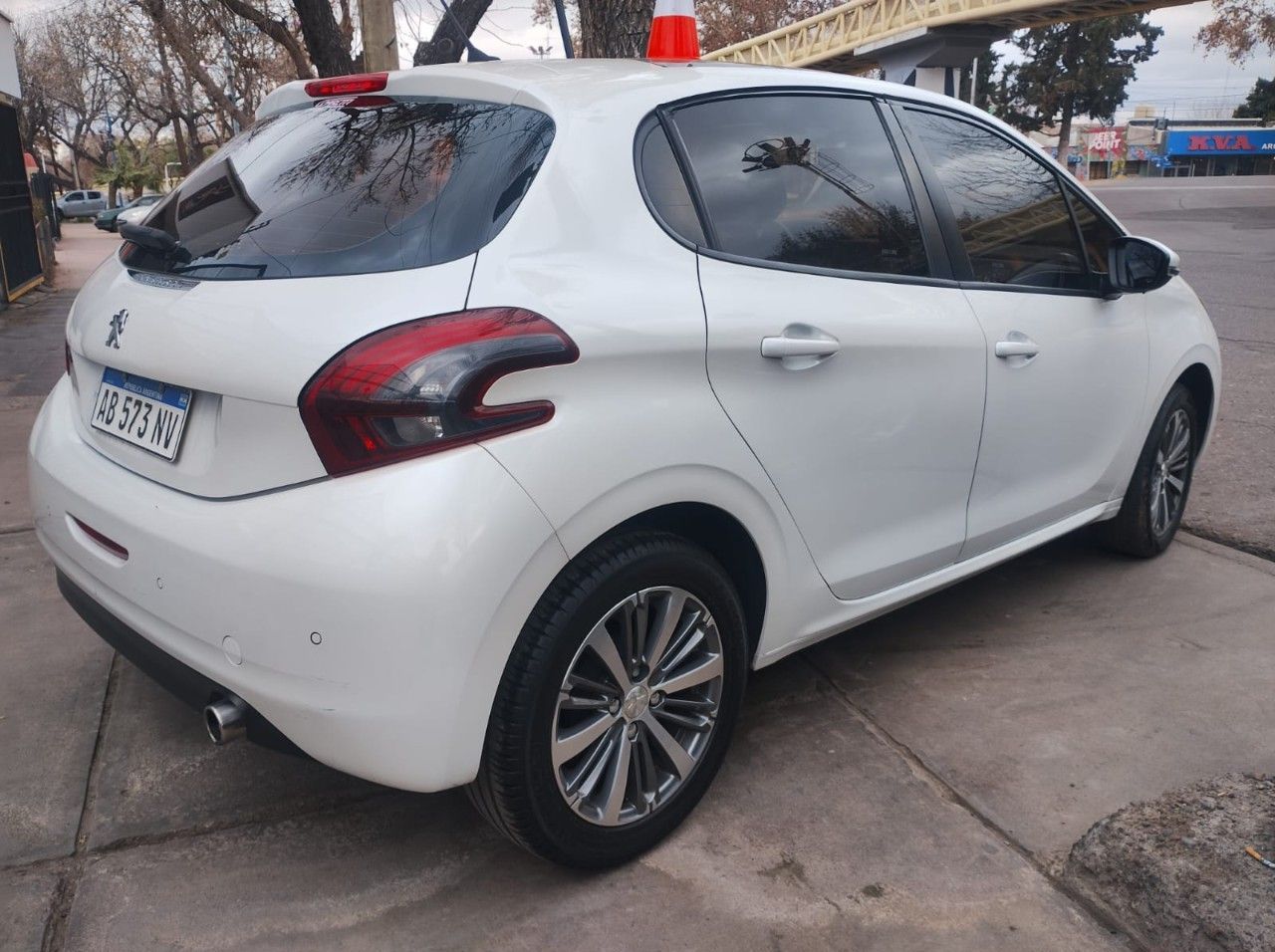 Peugeot 208 Usado en Mendoza, deRuedas