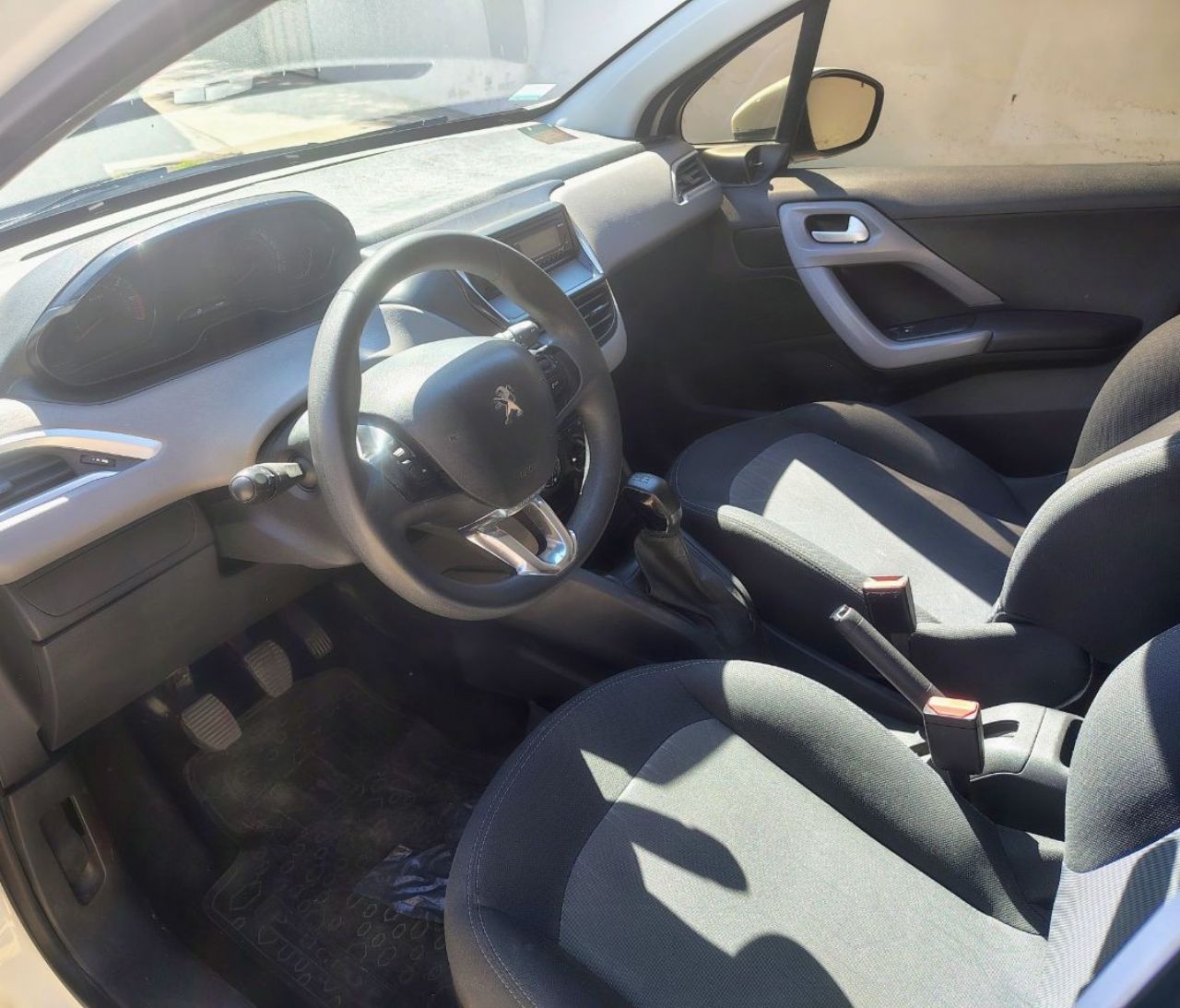 Peugeot 208 Usado Financiado en Mendoza, deRuedas